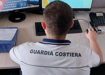 Pesca in zone vietate, controlli serrati della Guardia costiera: sanzionati 2 pescherecci