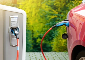 Spera sulle vendite di Stellantis: “invitiamo il governo a promuovere incentivi sulle auto elettriche”