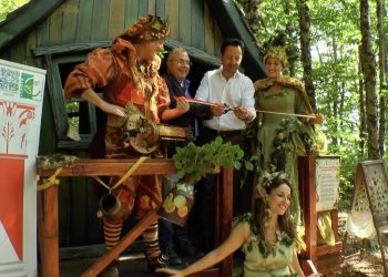 In duemila al Bosco delle Meraviglie: inaugurato il parco a tema di Roccaraso (fotogallery)