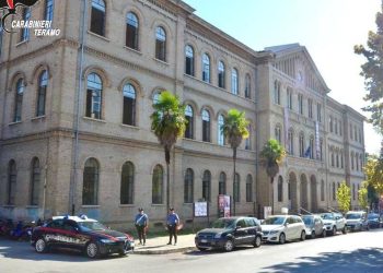 Inizio dell’anno scolastico, controlli dei carabinieri nelle scuole