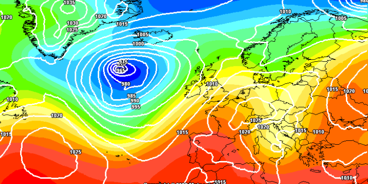 Ecco la situazione secondo l'americano GFS prevista per la mattina di Domenica 24 Settembre. In Abruzzo, cielo nuvoloso con frequenti rovesci e temperature in diminuzione