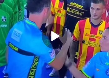 Arbitro non dà la mano all’assistente donna abruzzese, ora rischia lo stop (Video)