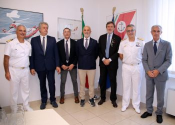 Il presidente Marsilio in visita alla direzione marittima di Pescara