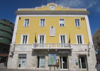 Comune di Ortona, il sindaco revoca la giunta: si dimette il presidente