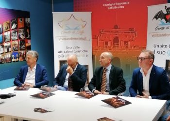 Calici in grotta, degustazione di vini abruzzesi all’interno delle Grotte di Stiffe