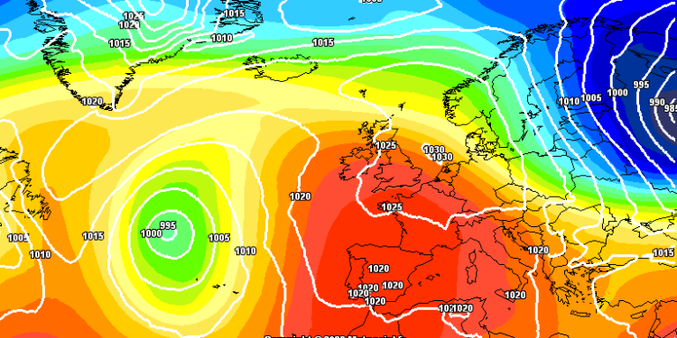 La situazione prevista da GFS per le ore 14:00 di Domenica 8 Ottobre. Sull'Abruzzo solo qualche velatura di passaggio e nulla più. Clima molto mite per il periodo in essere.