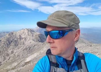 Grave incidente in montagna, alpinista precipita in un burrone: addio al 59enne Marco Carusotto