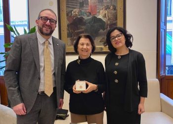 Numero verde anti-violenza sulle donne sugli autobus: l’iniziativa al Comune dell’Aquila