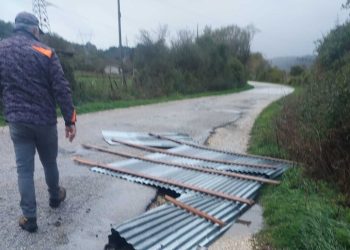 Maltempo, danni a Castel di Sangro: caduti rami e tegole