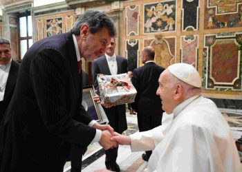 Il presidente Marsilio ricevuto in udienza privata da Papa Francesco