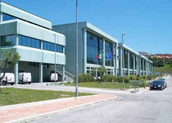 L’università di Teramo ospita la presentazione della mostra “Com’eri vestita?” di Amnesty International