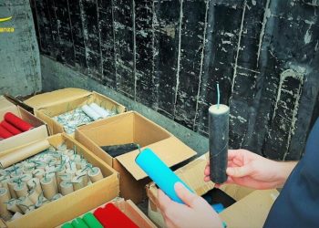 Un vero e proprio arsenale in casa, 60 chili di esplosivo e un fucile: distrutti 930 candelotti