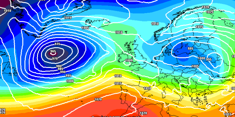 La possibile situazione a 500 hpa secondo GFS prevista per Domenica 12 Novembre. Sull'Abruzzo condizioni di cielo tra variabile e nuvoloso al mattino, mentre delle precipitazioni specie sull'aquilano saranno presenti nel corso del pomeriggio