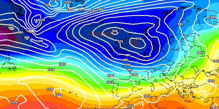 Ecco la possibile situazione a 500 hpa secondo il modello americano GFS per le ore 13:00 di Domenica 5 Novembre. In Abruzzo condizioni di marcata instabilità associate a dei fenomeni moderati quasi ovunque