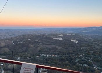 A Pennapiedimonte inaugurata ringhiera rossa contro la violenza sulle donne
