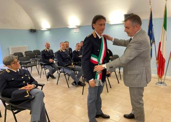 Franco Nonni riceve la fascia tricolore per la nuova nomina di funzionario