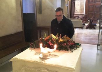 Il prefetto Di Vincenzo prega per le vittime del terremoto e depone una corona