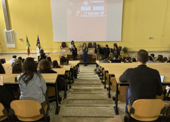 “Read the sign”, l’iniziativa contro la violenza di genere approda nelle scuole abruzzesi
