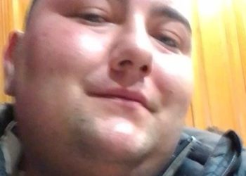 Torna a casa e muore davanti agli occhi dei genitori: addio al 29enne Andrea Mancini