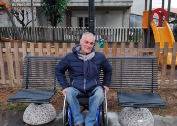 Inaugurata a Villa Pozzoni la prima panchina inclusiva per ospitare chi è in carrozzina