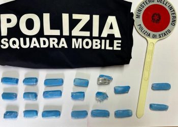 Da Roma in bus a Pescara per spacciare droga: arrestato 58enne