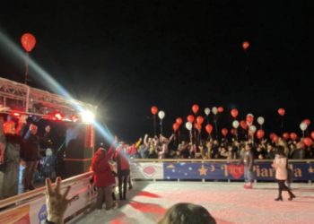 Pianella accende l’albero di Natale più grande d’Abruzzo