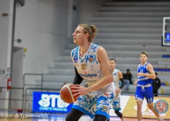 Roseto Basket, terzo quarto fatale: vince il Civitanova