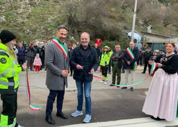 Giornata della montagna, il ministro Calderoli inaugura la superficie per elisoccorso