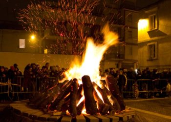 A San Salvo tutto pronto per la notte del Fuoco di San Tommaso, attesa per Tony Esposito & Friends