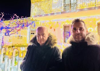 Le luci del Natale, a Manoppello 73 mila Led accendono la casa di Nevio Clivio