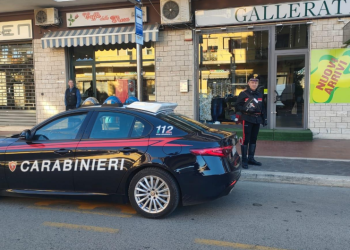 Sequela di furti a Montesilvano: danni ad esercizi pubblici, arrestati due giovani