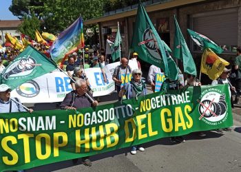 Crollano i consumi del gas, comitati per l’ambiente: ora il governo cancelli la linea adriatica