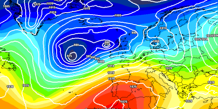 La possibile situazione secondo GFS per le ore 13:00 di Domenica 10 Dicembre,ove si nota il rinforzo dell'anticiclone nord africano sulla Spagna. Da noi, condizioni buone con solo qualche addensamento sparso e temperature in aumento nei valori massimi.