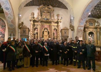 Messa natalizia per le forze dell’ordine a Fano Adriano: emozione e tradizione (fotogallery)
