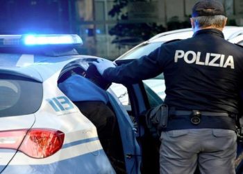 Arrestato dalla polizia aquilana ragazzo di 27 anni per rapina a nonno e nipote