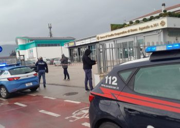 Allarme bomba: “abbiamo piazzato un ordigno nella banca”. Scattano i controlli