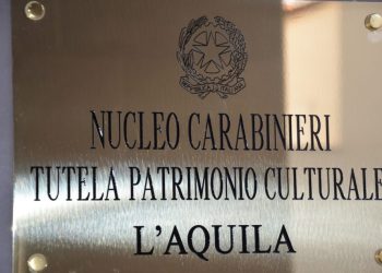 Sottrae l’antica foto segnaletica di un familiare dall’Archivio di Stato dell’Aquila, identificato dai Carabinieri