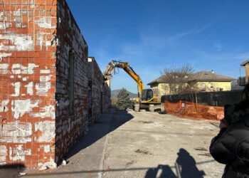 Iniziati i lavori di demolizione e ricostruzione dell’asilo I Maggio