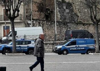 Maxi operazione antidroga in corso in pieno Centro a Celano