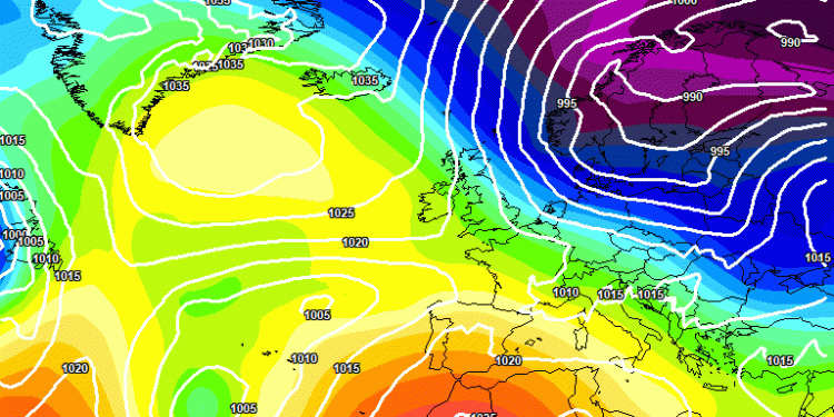 La situazione a 500 hpa prevista da ECMWF alle ore 13:00 di Domenica 12 Gennaio. Sulla nostra regione, condizioni di cielo tra poco nuvoloso e variabile sui settori interni. Temperature senza variazioni di rilievo (+1°c ad 850 hpa)