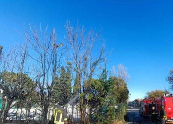 Incendio nel circolo tennis a Teramo, domate le fiamme dai vigili del fuoco