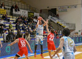 Il Roseto Basket 20.20 esce sconfitto sul parquet di Porto Recanati per 80-73