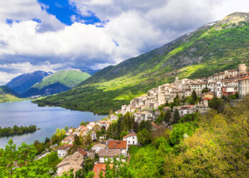 Turismo lento abruzzese, “Proseguire la valorizzazione dei cammini e mettere in rete gli itinerari”