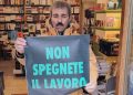 Lavoratori Tecnocall portano volantini alla fiera dell’Epifania: grazie per la solidarietà