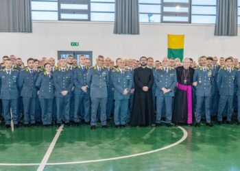 Visita pastorale di monsignor Marcianò alla Caserma della Guardia di finanza