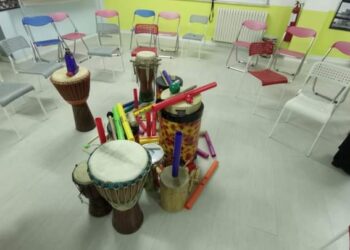 Community Drum Circle al Salotto culturale del Venerdì della Biblioteca Bonincontro