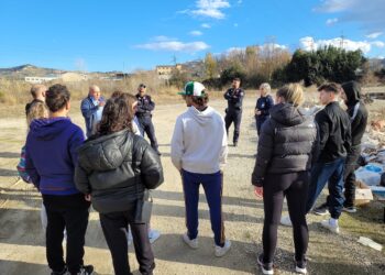 Studenti universitari in esplorazione lungo il fiume Pescara col Wwf