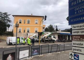 Sicurezza stradale, partiti i lavori di sostituzione dell’impianto semaforico a Piano d’Orta