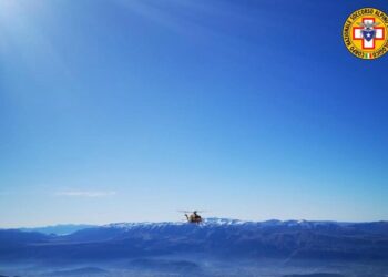 Doppio intervento di salvataggio sulle montagne abruzzesi: tre feriti trasportati in elisoccorso
