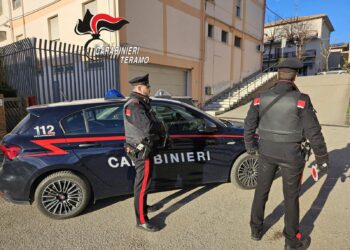 Si intrufolava nelle case di notte per rubare, arrestato il ladro seriale che terrorizzava Alba Adriatica 